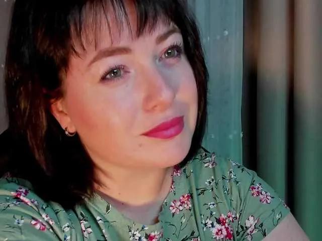 Sweet Amanda-Di wants you to fuck her body now Amanda-Di from BongaCams