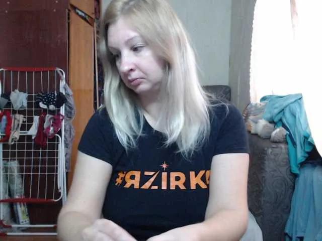 Explore BustyBlondy, she wants to masturbate for you BustyBlondy from BongaCams