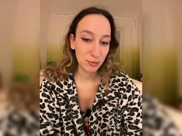 Explore cute camslut Chikipikin Chikipikin from BongaCams