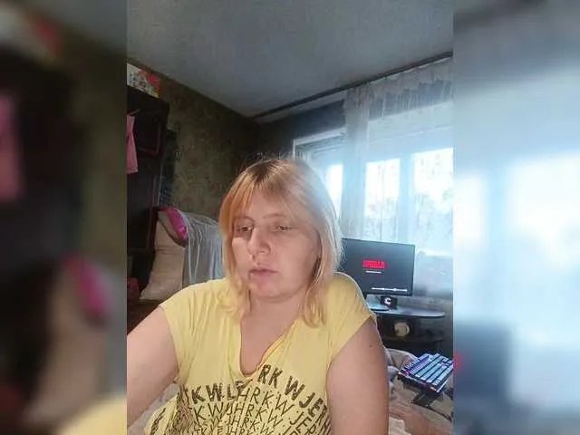 FireGella from BongaCams