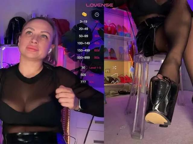 Watch HomePussy1, she wants to masturbate for you HomePussy1 from BongaCams