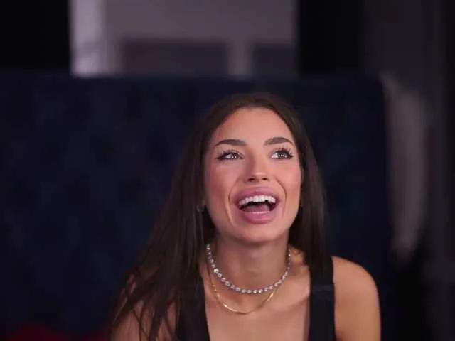 Cute LalaRoze from BongaCams LalaRoze from BongaCams