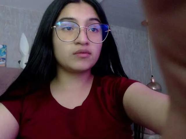 Discover Laurenelove, she wants to masturbate for you laurenelove from BongaCams