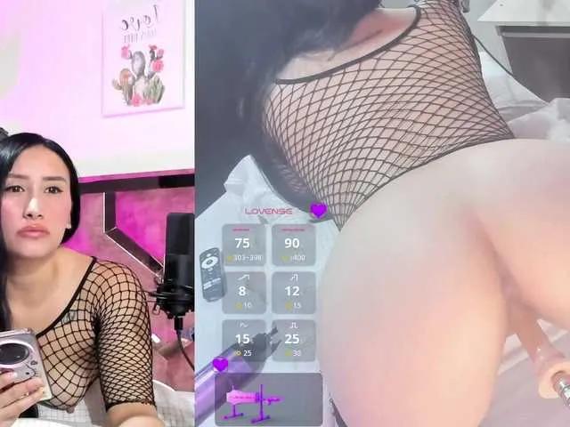 Admire Lilimoon1, she wants to masturbate for you lilimoon1 from BongaCams