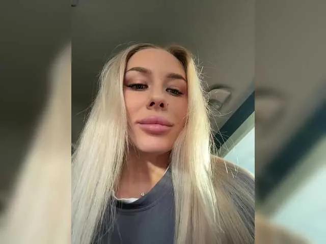 Admire sexy escort Lovensesgirl Lovensesgirl from BongaCams