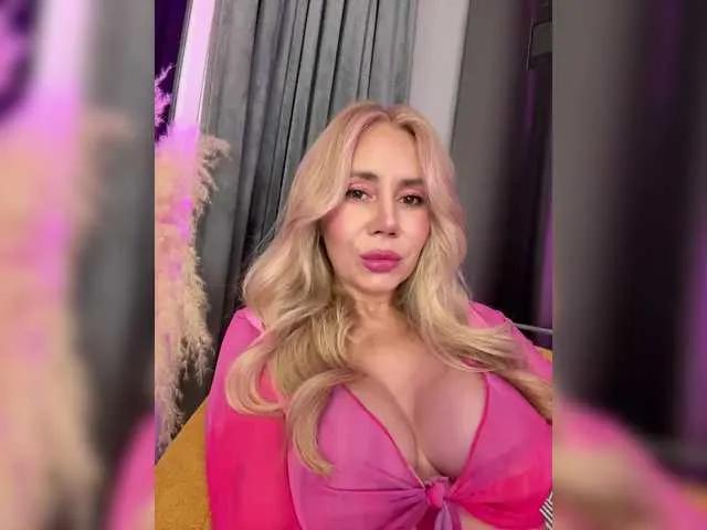 Join 36 years old Lunesa from BongaCams Lunesa from BongaCams