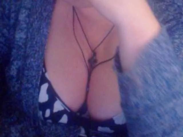 Join Mayalove4u, she wants to masturbate for you mayalove4u from BongaCams