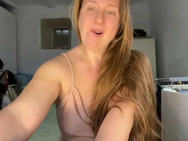 MazyMi from BongaCams