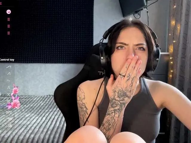 meowluly from BongaCams