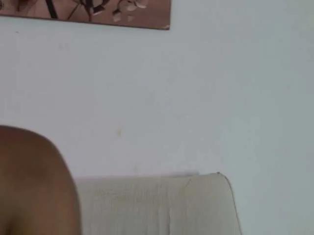 mila-n-max from BongaCams