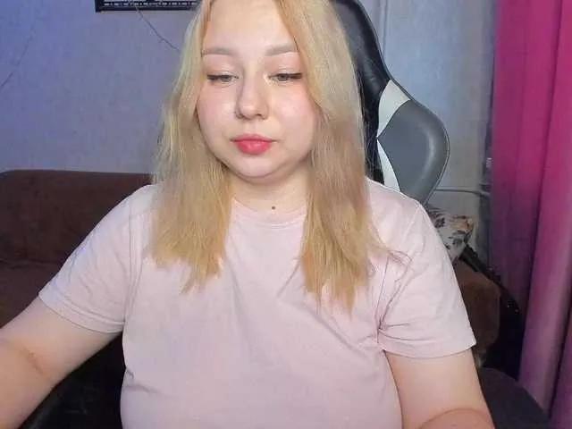 MilkaFoxy from BongaCams