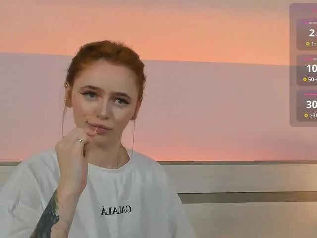 Discover slutty model MissRedFox MissRedFox from BongaCams