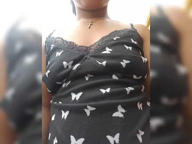 Noumia from BongaCams