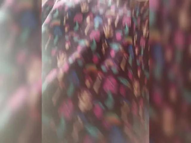 Admire RedFox9595, she wants to masturbate for you RedFox9595 from BongaCams