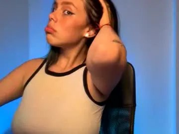 andrea_1011 from Chaturbate
