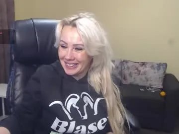 Naked Candy_hellenx wants you to fuck her body now candy_hellenx from Chaturbate