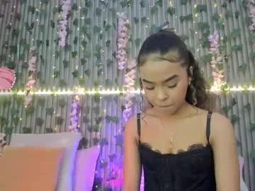 Admire Chaturbate's Coralineross_ coralineross_ from Chaturbate