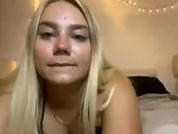 girlfriendfantasy from Chaturbate