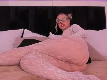 gretavelvet from Chaturbate