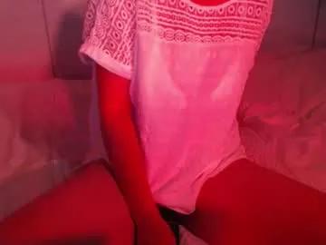 Admire Heavenlykiss, she wants to masturbate for you heavenlykiss from Chaturbate