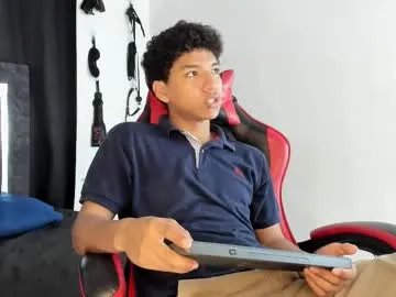 Try Maximiliano_khalil, he wants to masturbate for you maximiliano_khalil from Chaturbate