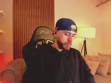 maximo_wolf1 from Chaturbate