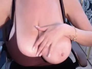 Masturbate to Chaturbate's Nicky_38hhugetits nicky_38hhugetits from Chaturbate