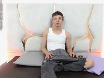 Admire naked slut Rooy_tay rooy_tay from Chaturbate