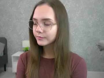 sara_whooops from Chaturbate