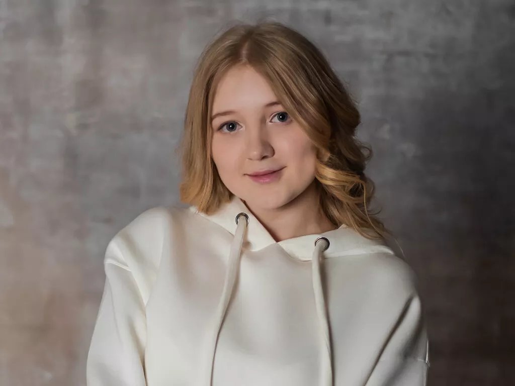 AlicePilgrim from LiveJasmin