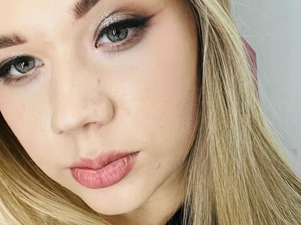 Watch sweet camslut AminaDigges AminaDigges from LiveJasmin