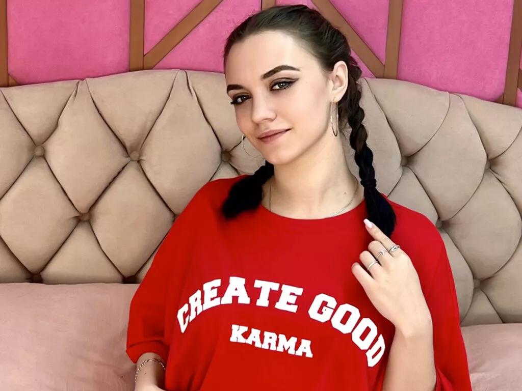 Explore AriadnaHolter, she wants to masturbate for you AriadnaHolter from LiveJasmin