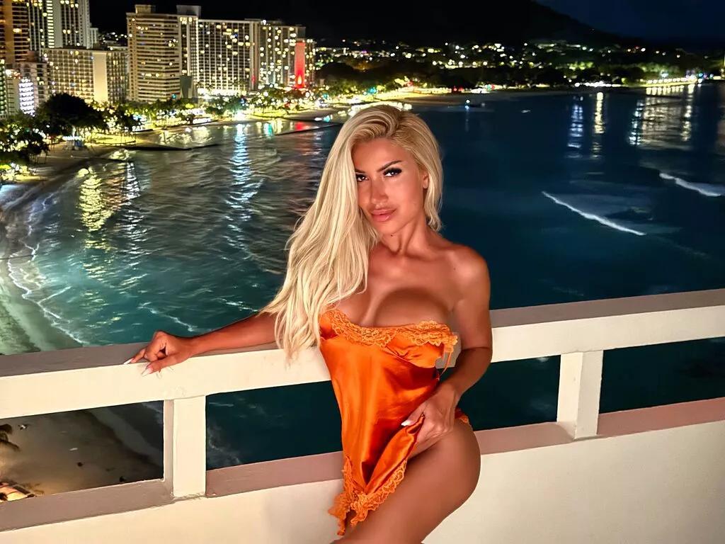 CharlotteMavis from LiveJasmin