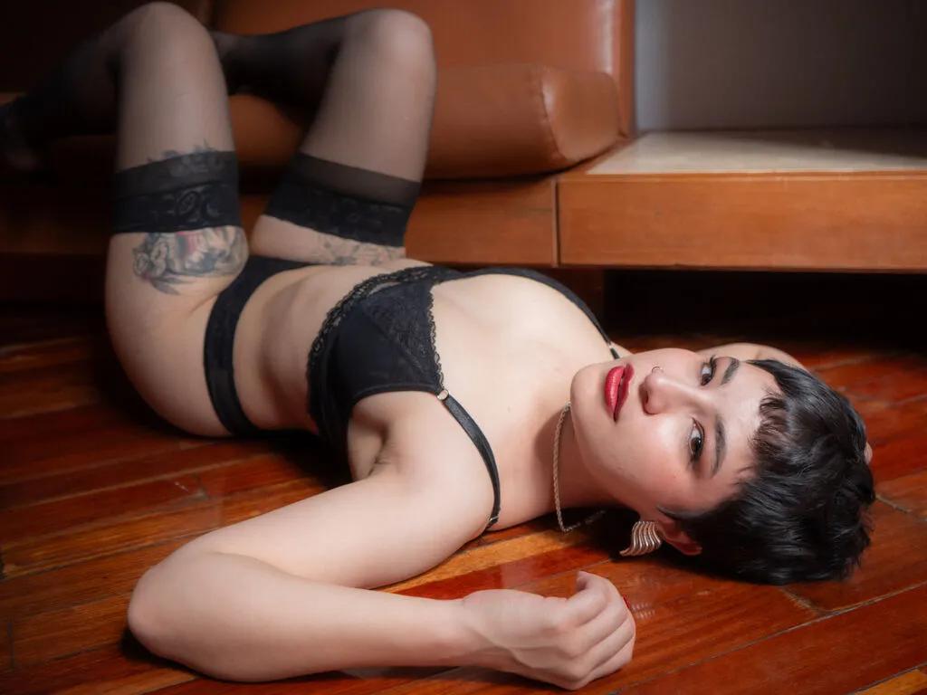 Discover ColetteColman, she wants to masturbate for you ColetteColman from LiveJasmin