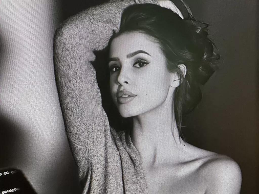 CoryGlam from LiveJasmin