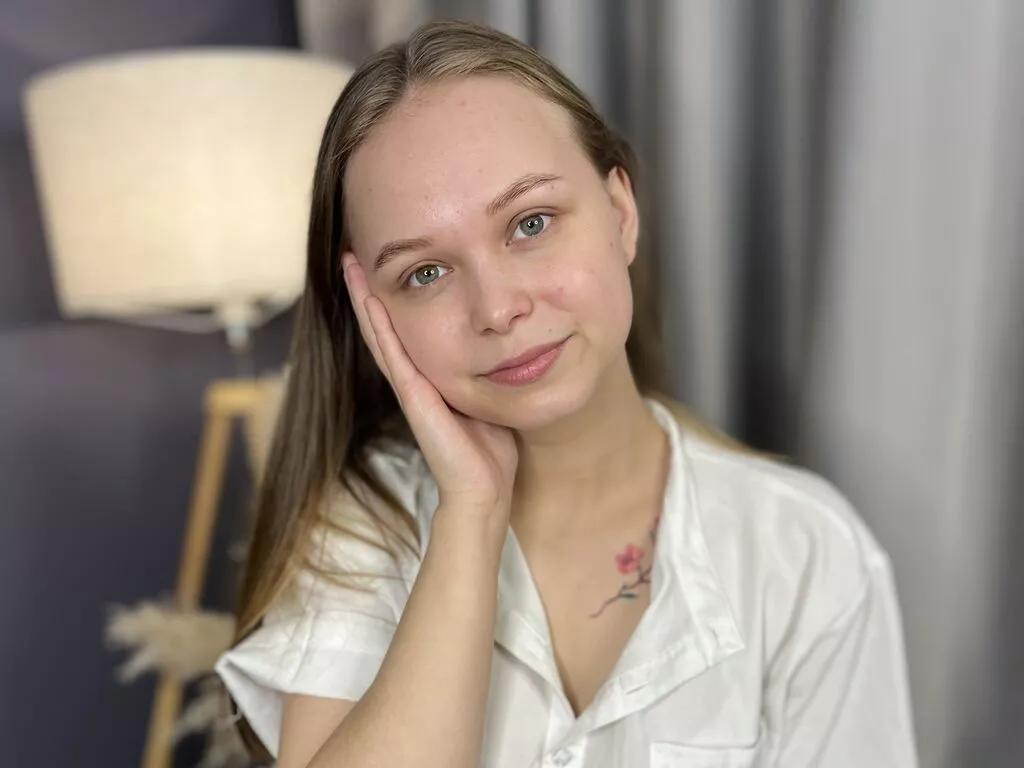 Naked ElwynaBucher wants you to fuck her body now ElwynaBucher from LiveJasmin