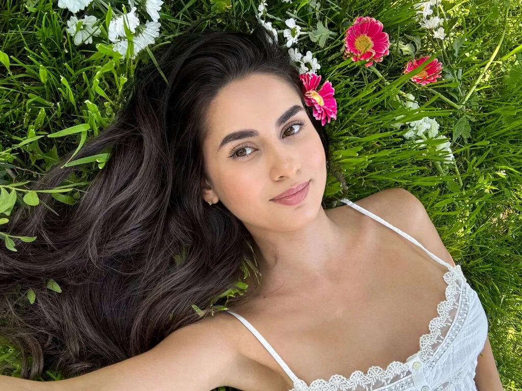 Try Grace, she wants to masturbate for you Grace from LiveJasmin