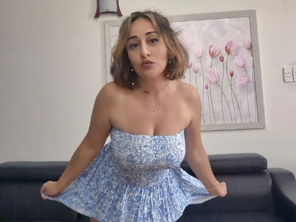 KamillaAlmas from LiveJasmin