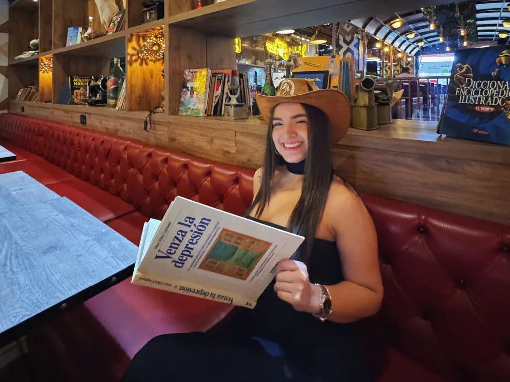 MelanyCol from LiveJasmin