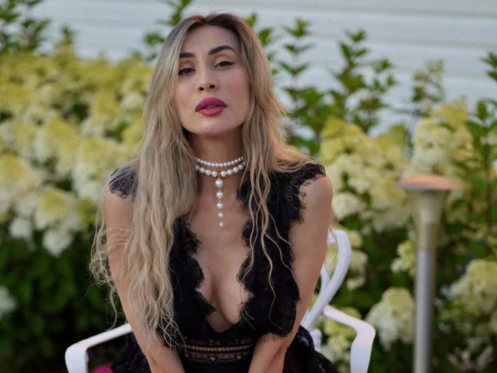 MicaSmil from LiveJasmin