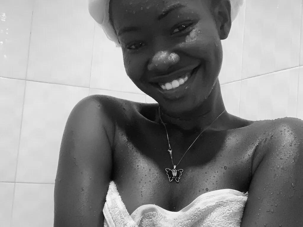 MonaReign from LiveJasmin