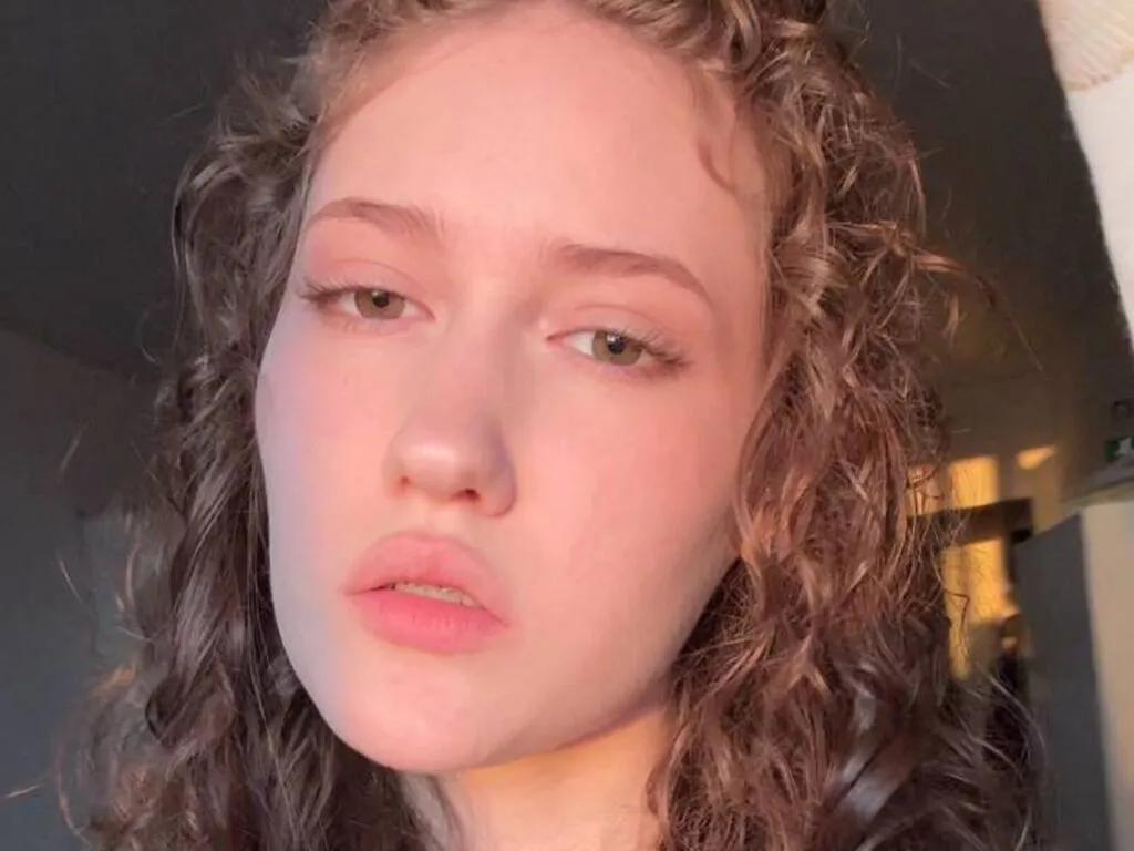 Checkout 18 years old MyrnaCarozza from LiveJasmin MyrnaCarozza from LiveJasmin