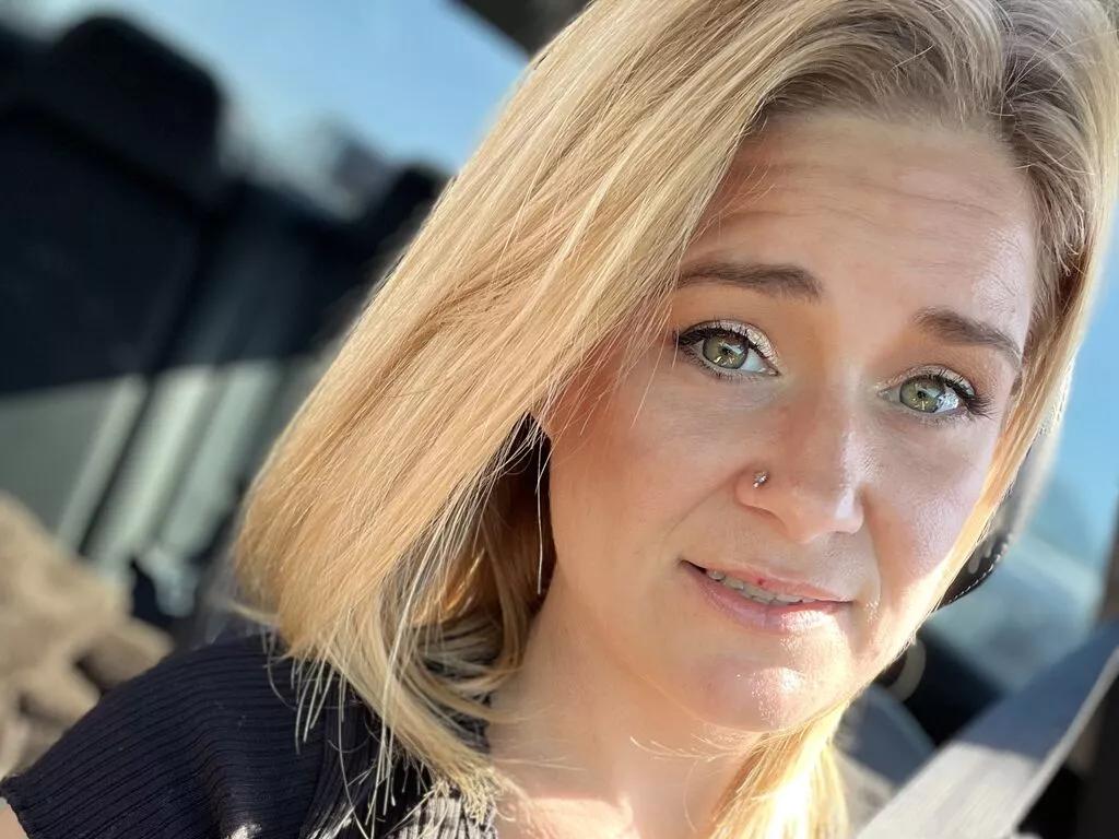 Renegadebarbie from LiveJasmin