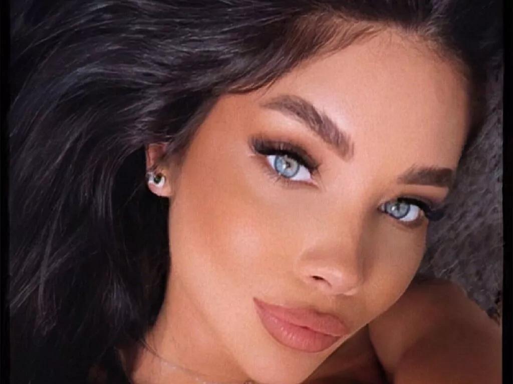 Ryva from LiveJasmin