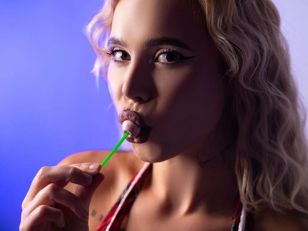 Checkout 28 years old SandraDymond from LiveJasmin SandraDymond from LiveJasmin