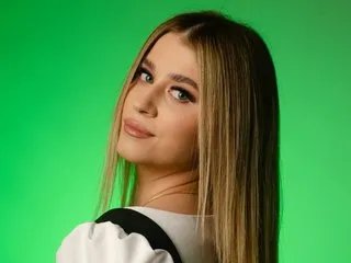 AlisAnne from Streamate