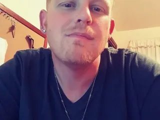 FreshDs4U from Streamate