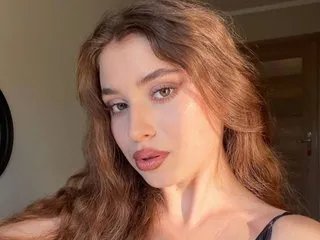 Watch sweet escort GiaDi GiaDi from Streamate