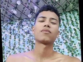 Try Jackmotta21, he wants to masturbate for you Jackmotta21 from Streamate