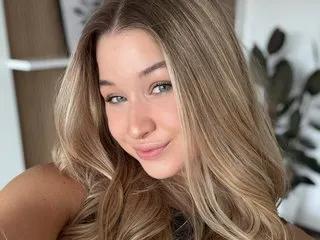 LilBella from Streamate